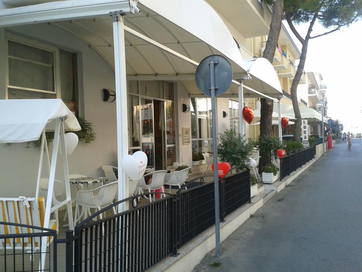 Hotel Lora Ρίμινι Εξωτερικό φωτογραφία