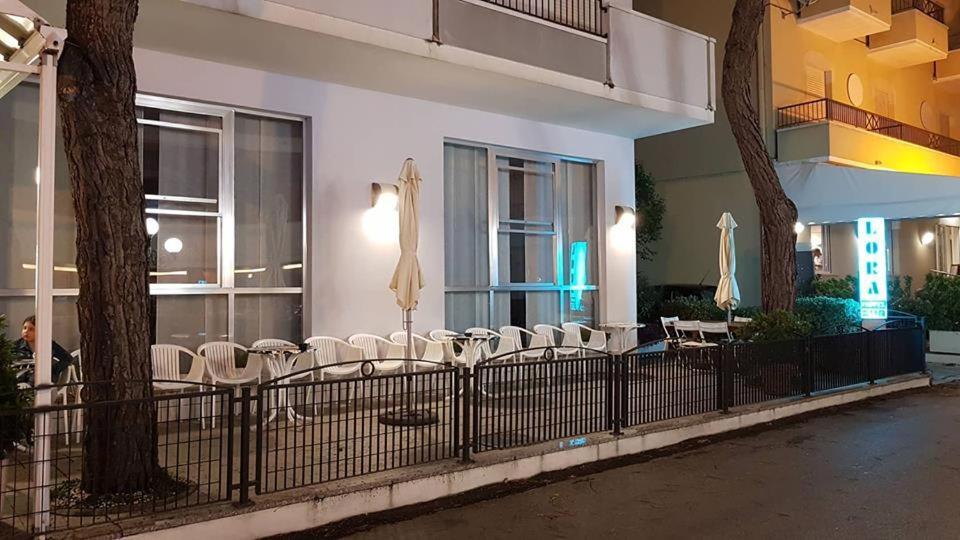 Hotel Lora Ρίμινι Εξωτερικό φωτογραφία