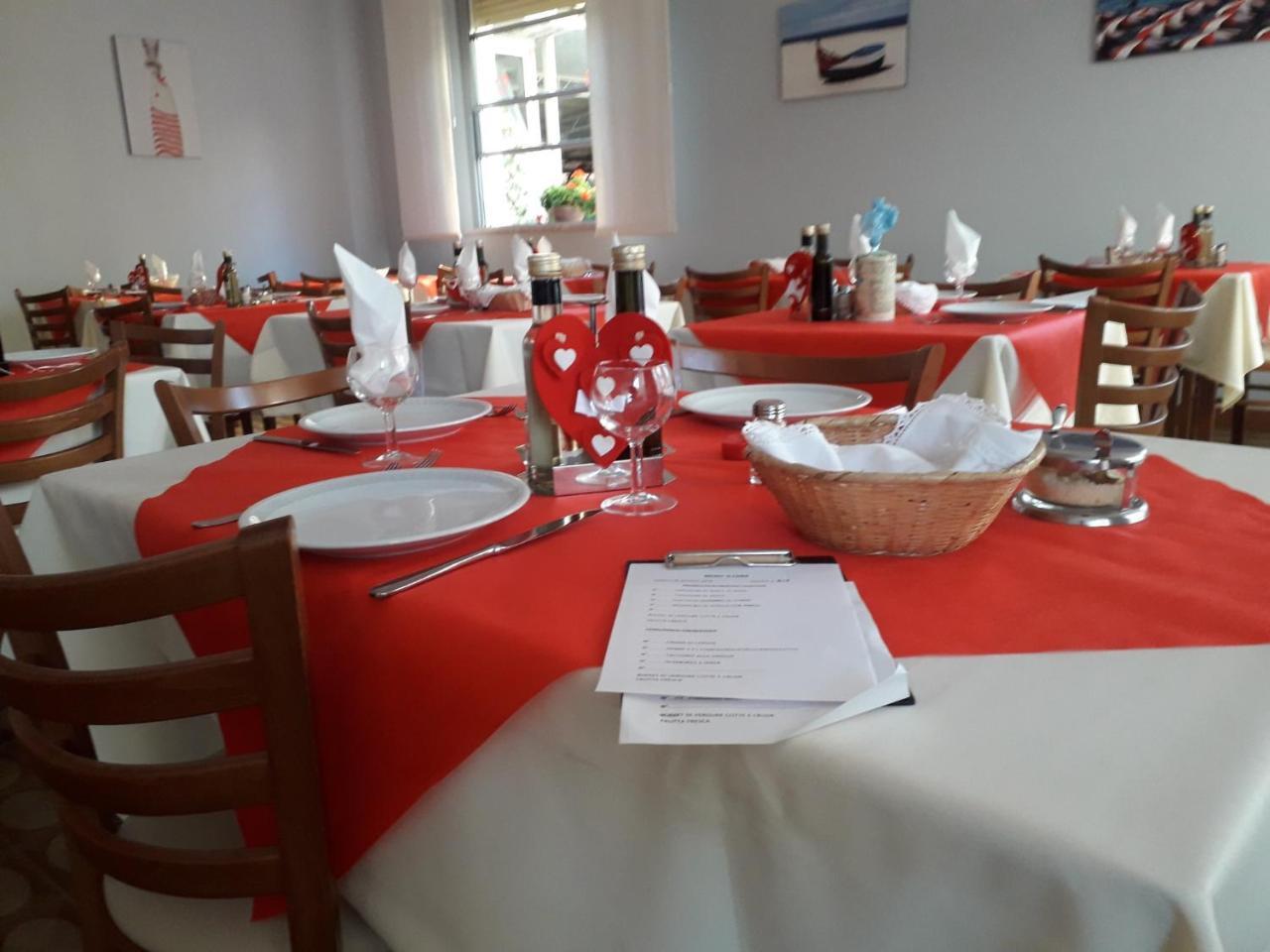 Hotel Lora Ρίμινι Εξωτερικό φωτογραφία
